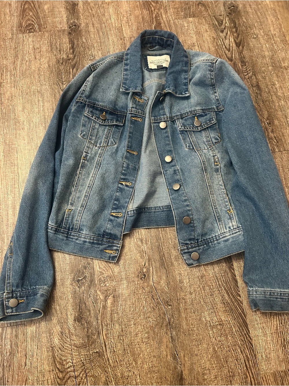 Women's Classic Denim Jacket in Light Blue